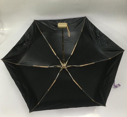 مظلة جيب صغيرة الحجم 5 طيات للسيدات مع طلاء أسود من الداخل