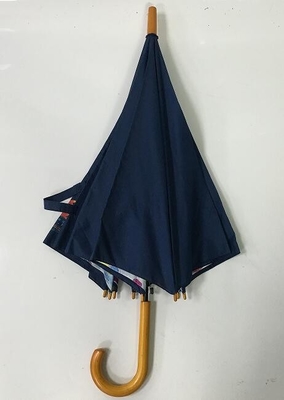 مظلة خشبية ذات رمح معدني مفتوحة ذات طبقتين